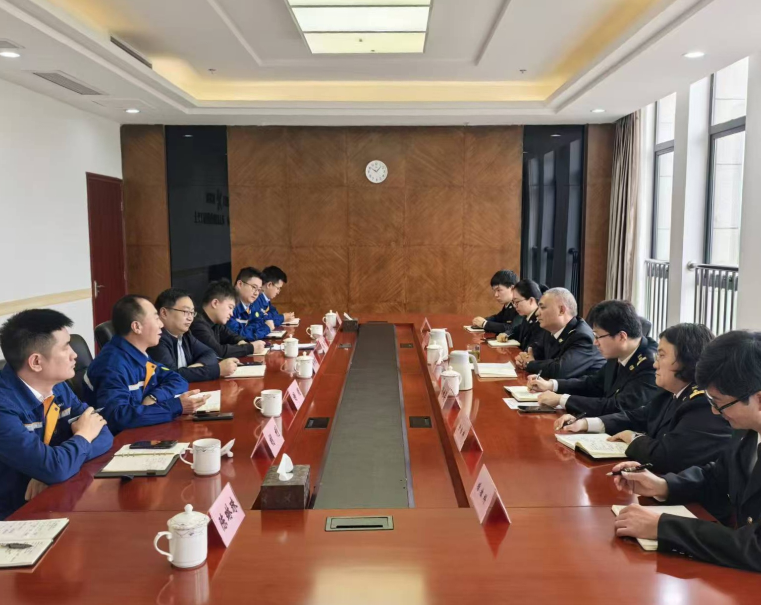 2026年6月4日发,联合涪陵海关就重钢出口、华陆新材产品海关编码归类、涪陵海关促长寿贸易发展13条举措相关事宜进行协调沟通.jpg